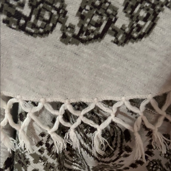 Coco + Carmen Gray and Black Fringe Poncho - Picture 4 of 5